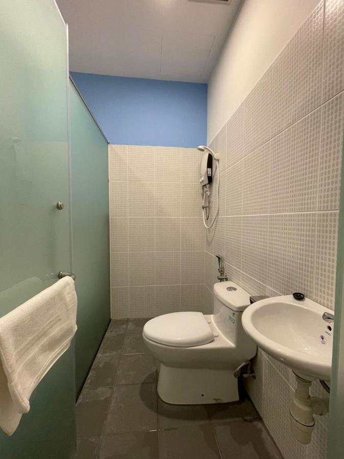 Benutten 99 Hotel Kampong Parit Tengah Exterior photo