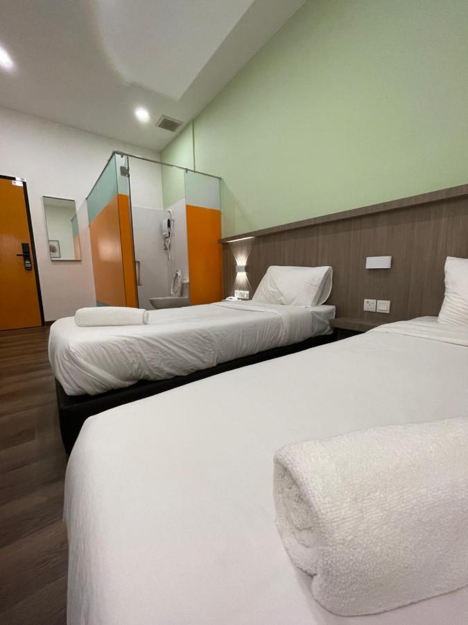 Benutten 99 Hotel Kampong Parit Tengah Exterior photo